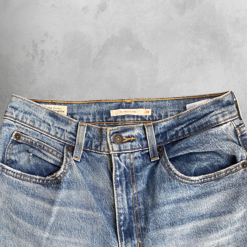 Levi’s 70s High Flare — Vintage