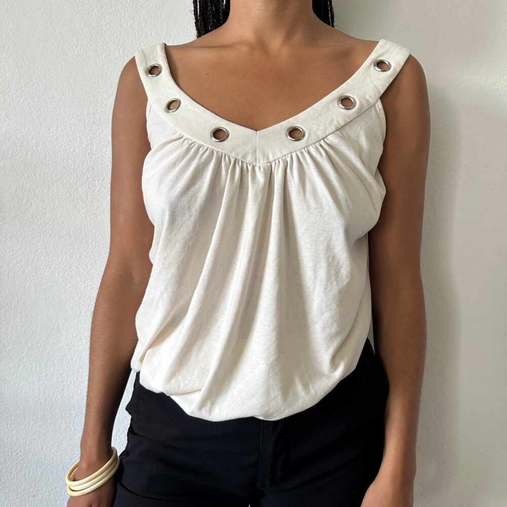 BEAUTY MODEL — Ring Detail Y2K Top — 2010s